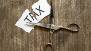 Scopri di più sull'articolo Come pagare meno tasse grazie alle assicurazioni